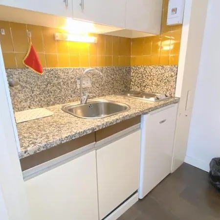 Estudio Acogedor En Con Aire Acondicionado Y Terraza - Hisp-312-18